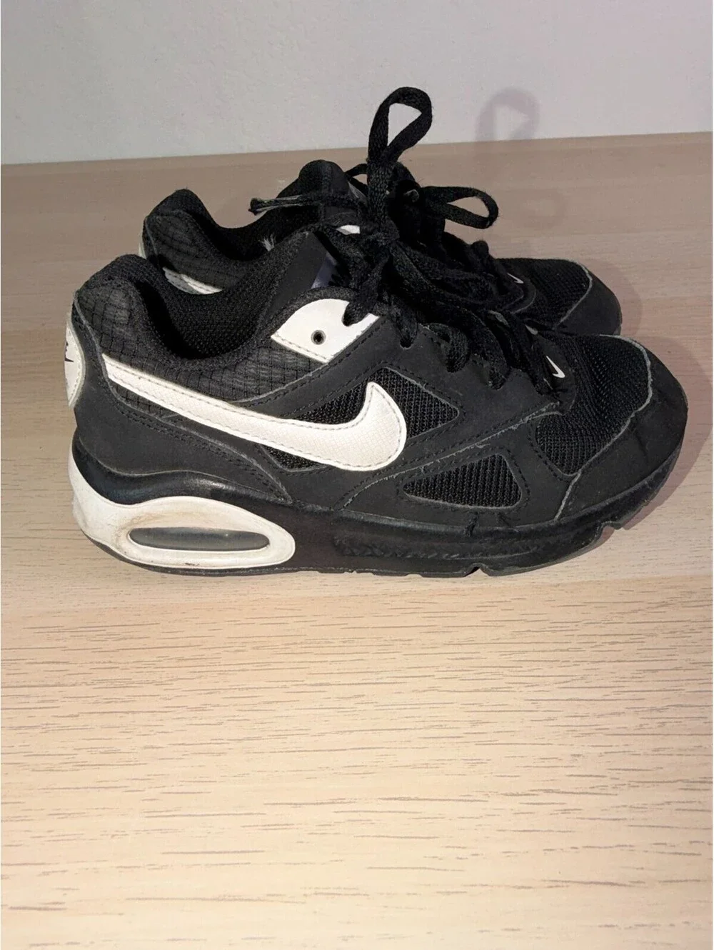 Nike Air Max IVO PS Black White Running Shoes Sneakers Size 12C